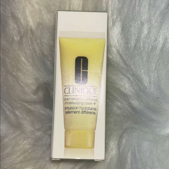 NIB!Clinique Dramatically Different Moisturizing Lotion+ n Light Green Packaging - Picture 3 of 4